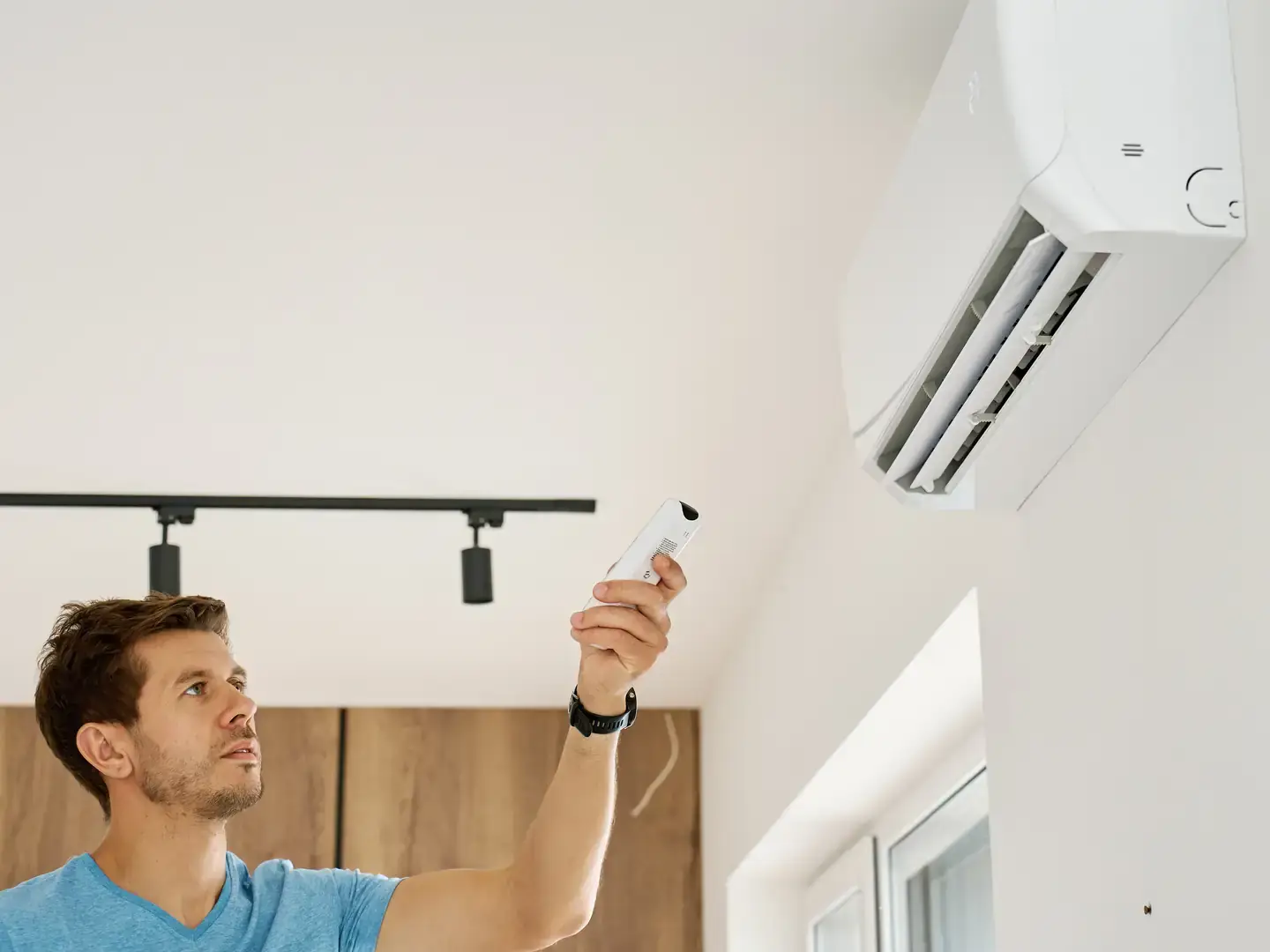Mise en marche d'une climatisation réversible dans un logement